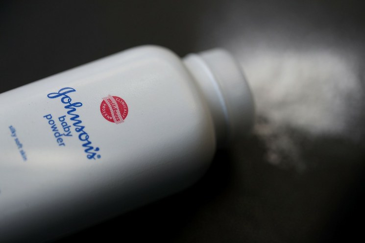 Corte valida multa a Johnson & Johnson por venta de talco cancerígeno